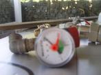 Manometer met veiligheidsklep, Doe-het-zelf en Bouw, Sanitair, Ophalen of Verzenden, Zo goed als nieuw