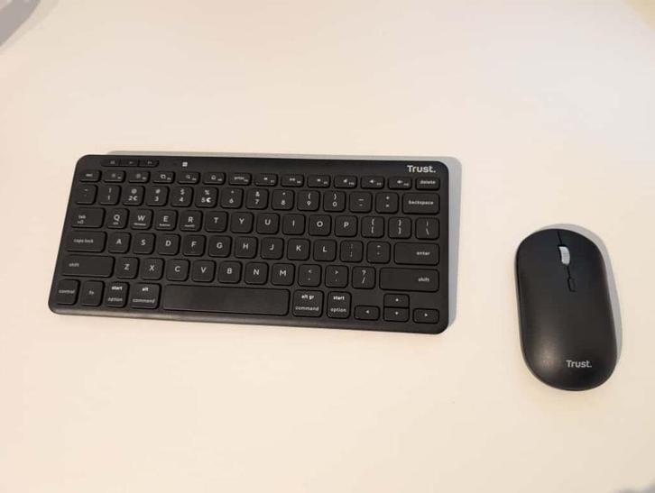 Trust Lyra - Draadloos Toetsenbord en Muis, Computers en Software, Toetsenborden, Zo goed als nieuw, Qwerty, Draadloos, Toetsenbord en muis-set