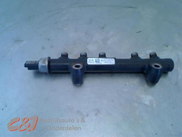 Galerij (Injectie) van een Peugeot Partner, Auto-onderdelen, Brandstofsystemen, Peugeot, Gebruikt, 3 maanden garantie, Ophalen of Verzenden