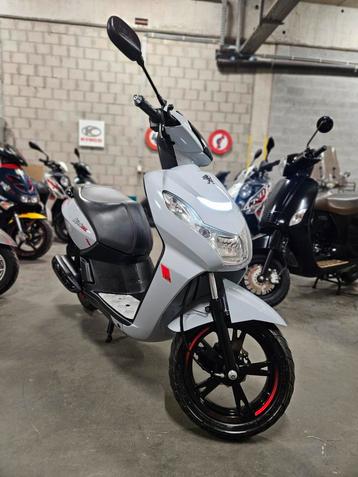 Peugeot Kisbee R edition 50cc klasse A 4 takt 2020 - 11.075 beschikbaar voor biedingen