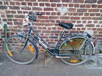 Damesfiets beschikbaar voor biedingen