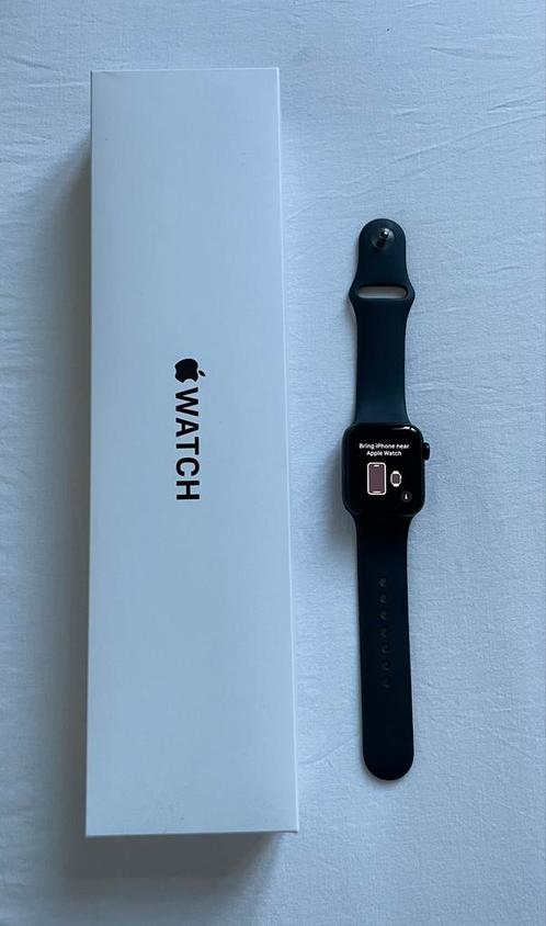 Apple Watch SE (2nd gen) 40mm, Handtassen en Accessoires, Smartwatches, Zo goed als nieuw, iOS, Grijs, Afstand, Calorieverbanding