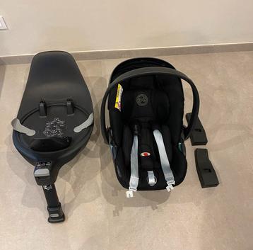 Ensemble Cybex Cloud Z2 i-size deep black + base Z2 isofix