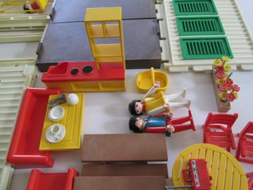 Vintage Playmobil onvolledig  huisje nr 3771 met doos beschikbaar voor biedingen