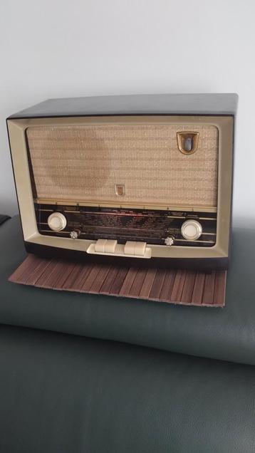 Buizenradio Philips  beschikbaar voor biedingen