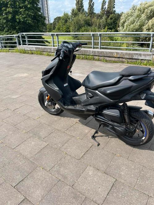 Aerox 4 takt B klasse, Fietsen en Brommers, Scooters | Yamaha, Gebruikt, Aerox, Klasse B (45 km/u), Benzine, Ophalen of Verzenden