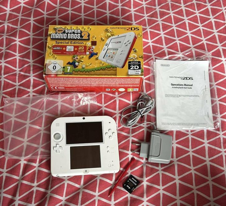 À vendre Nintendo 2DS Édition Spéciale New Super Mario Bros., Games en Spelcomputers, Spelcomputers | Nintendo 2DS en 3DS, Zo goed als nieuw