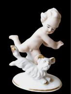 Carl Scheidig "jongen met hondje"., Antiek en Kunst, Antiek | Porselein, Ophalen of Verzenden