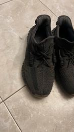 Yeezy 350 v2 cinder, Kleding | Heren, Sneakers, Gedragen, Adidas yeezy, Zwart