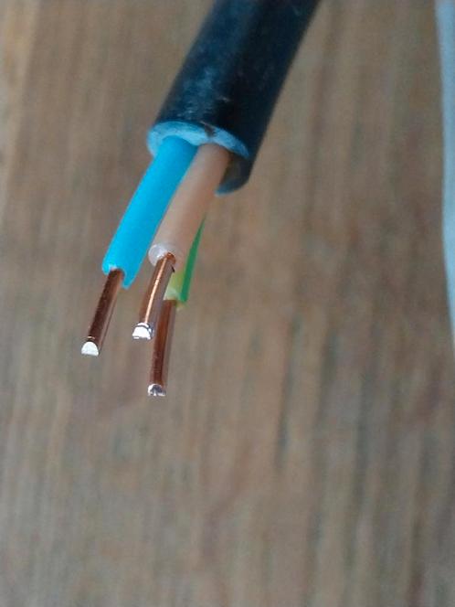 Elektriciteitskabel 23,5m U1000 R2V 3G1.5, Doe-het-zelf en Bouw, Elektriciteit en Kabels, Zo goed als nieuw, Kabel of Snoer, Ophalen of Verzenden