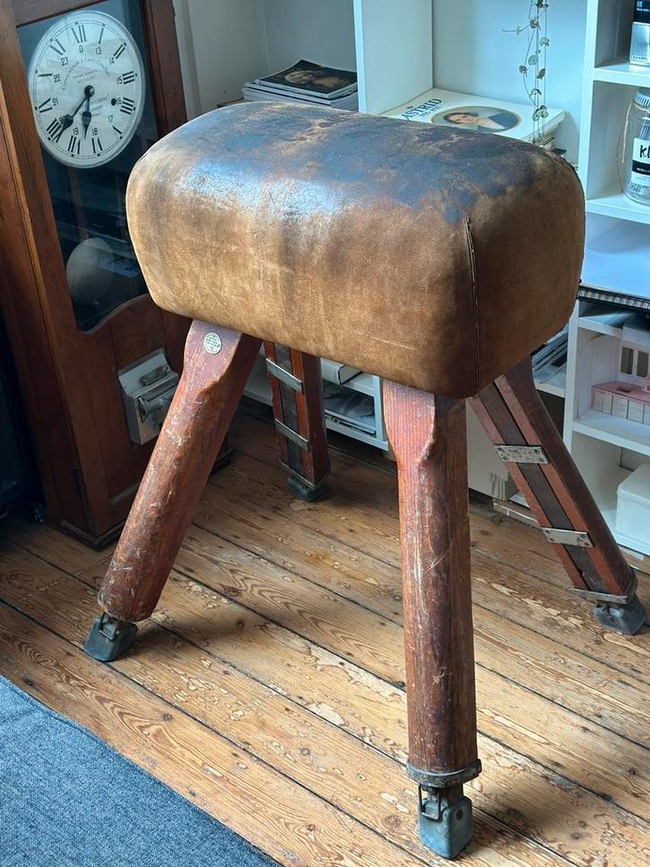 Antieken Turnbok - Vintage Leer - London – ca. 1930s, Sport en Fitness, Turnen, Gebruikt, Materiaal, Bruin, Ophalen