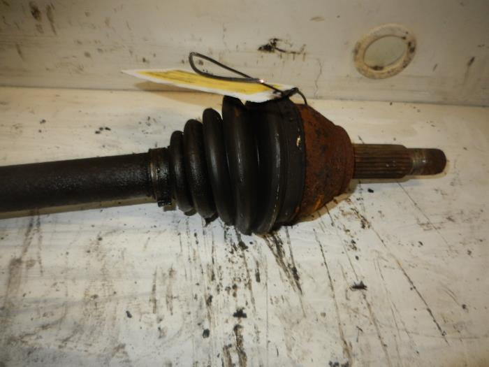 Arbre de transmission avant droit d'un Ford Focus, Autos : Pièces & Accessoires, Freins & Transmission, Utilisé, 3 mois de garantie