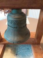 cloche - cloche d'église sur support, Antiquités & Art, Antiquités | Bronze & Cuivre, Enlèvement ou Envoi, Bronze