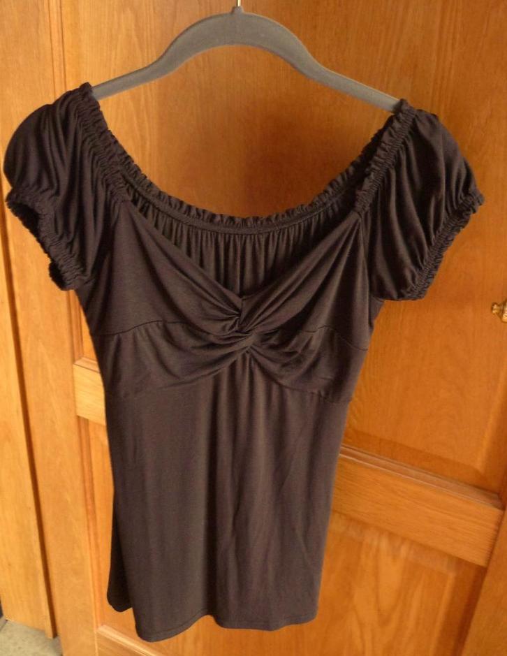 Donkerbruin off-shoulder T-shirt frons mouwen Maat 36, Vêtements | Femmes, T-shirts, Taille 36 (S), Enlèvement ou Envoi