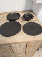 24 delig zwart porseleine servies, Huis en Inrichting, Keuken | Servies, Ophalen, Nieuw, Porselein, Compleet servies