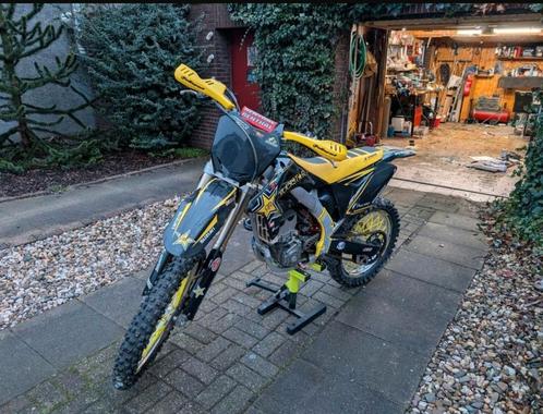 Te koop Suzuki 250 RMZ, Fietsen en Brommers, Brommers | Crossbrommers, Gebruikt, Suzuki, Ophalen