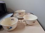 3x kop en schotel bloemetje vintage, Huis en Inrichting, Keuken | Servies, Ophalen of Verzenden, Zo goed als nieuw, Kop(pen) en/of Schotel(s)