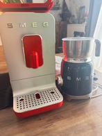 Smeg koffiemachine en melkschuimer, Elektronische apparatuur, Koffiezetapparaten, Ophalen, Zo goed als nieuw, Koffiemachine