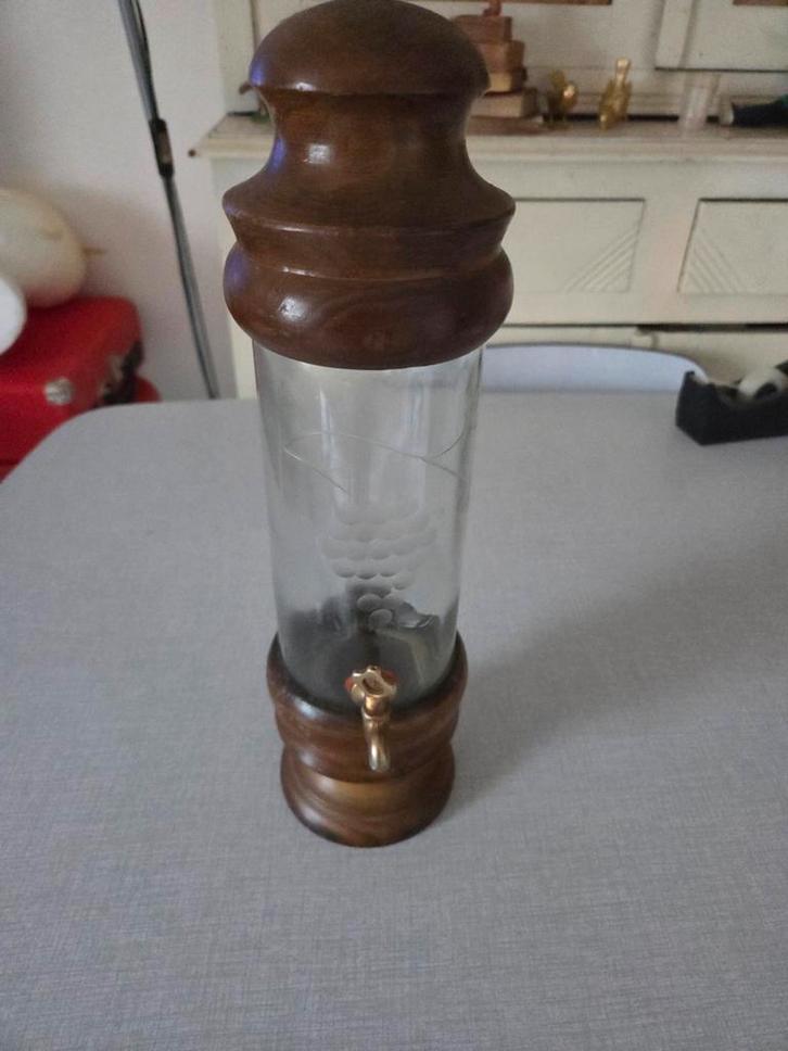 Cave à vin ancienne avec robinet., Antiquités & Art, Antiquités | Éclairage, Enlèvement ou Envoi