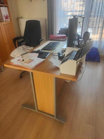 Bureau à vendre beschikbaar voor biedingen