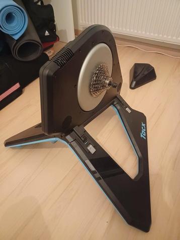 Tacx neo 2T rollen trainer.  beschikbaar voor biedingen