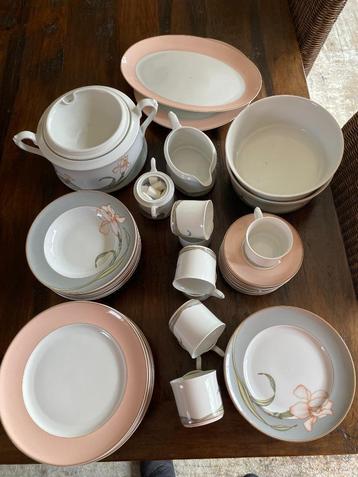 Servies beschikbaar voor biedingen