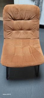 2 stuks ribstof stoelen, Huis en Inrichting, Stoelen, Ophalen, Zo goed als nieuw, Bruin, Stof