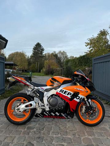 Honda CBR1000RR Fireblade Repsol 325/999 @AelbrechtMotors beschikbaar voor biedingen
