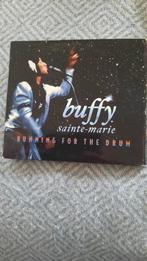 BUFFY SAINTE-MARIE Running for the drum (cd + dvd), Enlèvement ou Envoi, Comme neuf, Chanteur-compositeur
