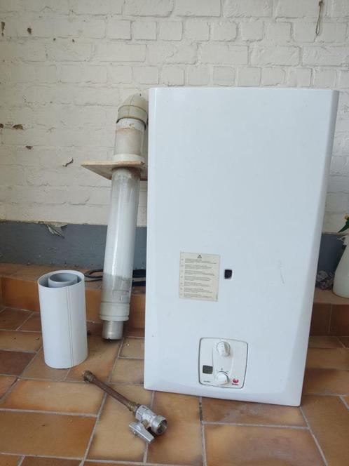 Chaudière à eau chaude Bulex Burner avec sortie (fonctionne), Bricolage & Construction, Chauffe-eau & Boilers, Utilisé, Chauffe-eau