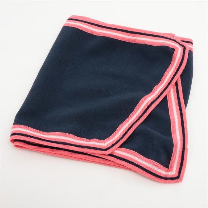 Étole Écharpe fine Chanel, Vêtements | Femmes, Bonnets, Écharpes & Gants, Porté, Écharpe, Envoi