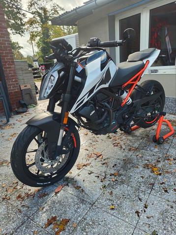 KTM Duke 125cc - 2020 - 3 uitlaten + paddockstand beschikbaar voor biedingen