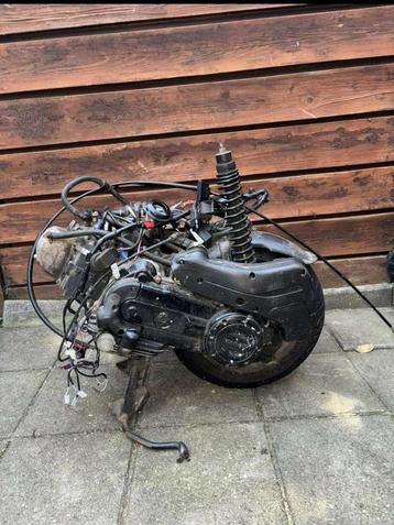 Piaggio zip €4 motorblok PLUG EN PLAY  beschikbaar voor biedingen