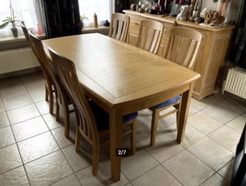 Tafel licht eiken (white wash) met 6 stoelen beschikbaar voor biedingen