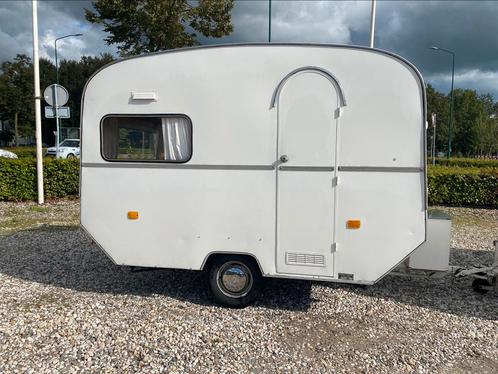 Eifelland caravan retro ( mtm ->750kg)600kg 🏖🏖, Caravanes & Camping, Caravanes, Particulier, jusqu'à 3, jusqu'à 500 kg, Siège standard