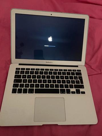 MacBook Air 13 in zeer goede staat beschikbaar voor biedingen