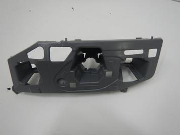 Skoda Kamiq Voorbumper Houder Links 658807055 beschikbaar voor biedingen