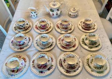 Royal Albert * Flowers of the month * 39 pieces 12 personnes