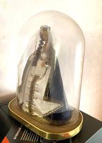 Sainte Marie et Jésus sous une cloche, Enlèvement