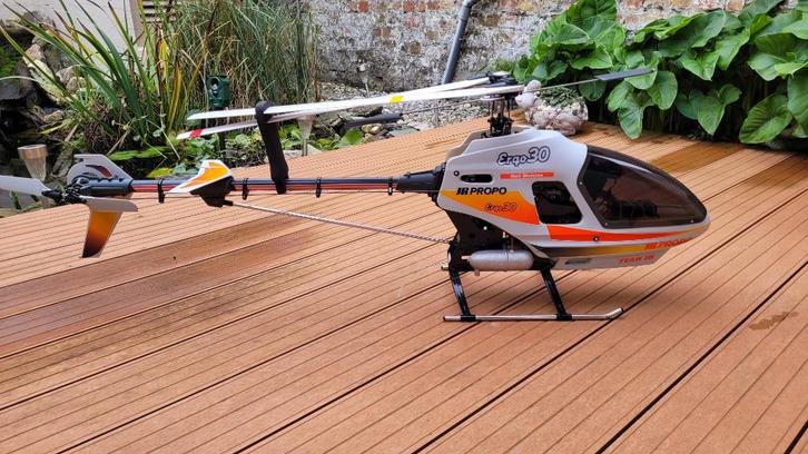 JR Propo Ergo 30 Helikopter (nieuw), Hobby en Vrije tijd, Modelbouw | Radiografisch | Helikopters en Quadcopters, Nieuw, Helikopter