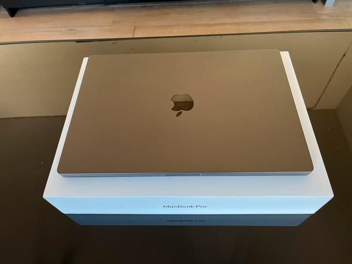 Macbook pro m4 16’, Computers en Software, Apple Macbooks, Zo goed als nieuw, MacBook, 16 inch, 2 tot 3 Ghz, 512 GB, 16 GB, Azerty