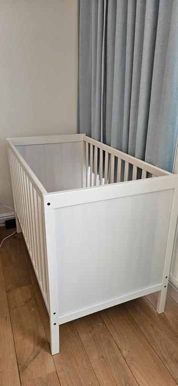 Babybed Ikea beschikbaar voor biedingen
