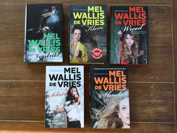 Boeken Jeugdthrillers Mel Wallis de Vries beschikbaar voor biedingen