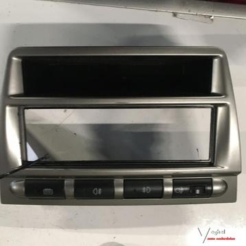 Kia Picanto 2005  1.0B Radio frame met diverse schakelaars beschikbaar voor biedingen