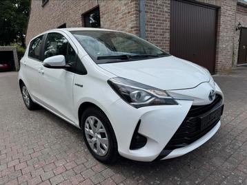 Toyota Yaris 1.5 hybrid Automaat/Camera/Zetelverwarming/Navi beschikbaar voor biedingen