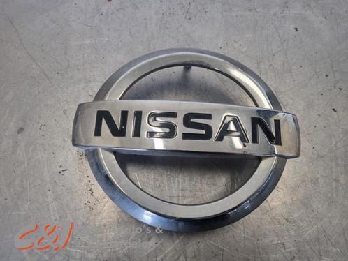 Embleem van een Nissan NV400, Auto-onderdelen, Carrosserie, Nissan, Gebruikt, 3 maanden garantie, Ophalen of Verzenden
