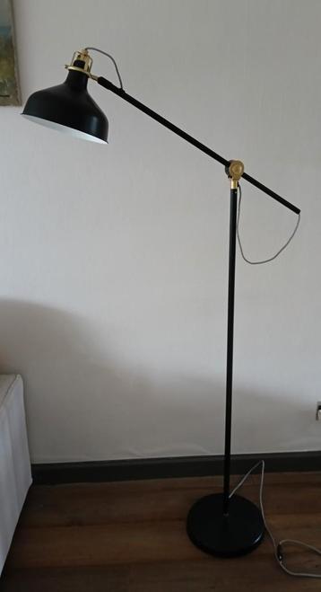 Staande lamp, leeslamp  beschikbaar voor biedingen