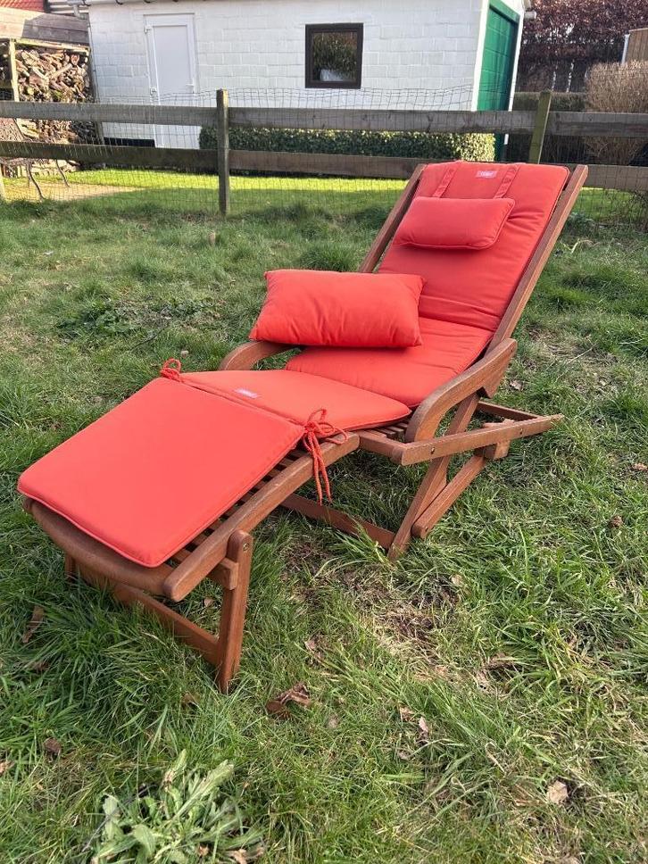 Houten ligzetel met voetenbankje, kussens en beschermhoes, Tuin en Terras, Ligbedden, Zo goed als nieuw, Hout, Inklapbaar, Ophalen