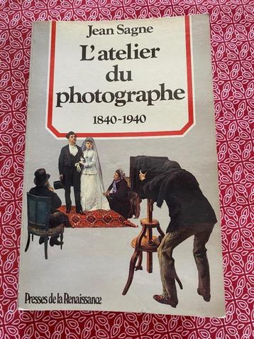 Het atelier van de fotograaf 1840-1940 van 1840-1940 beschikbaar voor biedingen