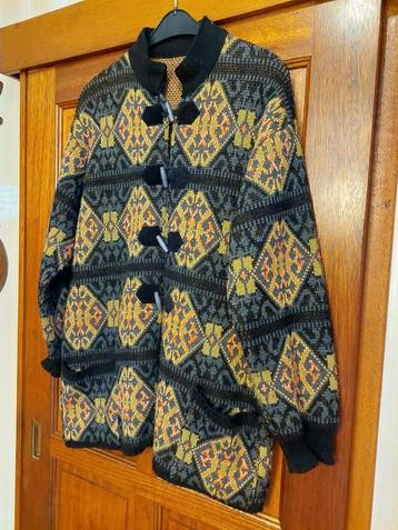 Warme, wollen damesjacket beschikbaar voor biedingen